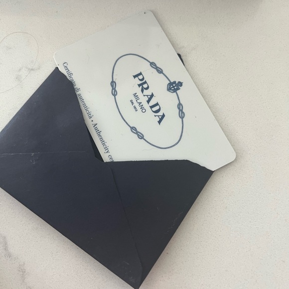 Quilted Prada saffiano leather wallet - Picture 9 of 12